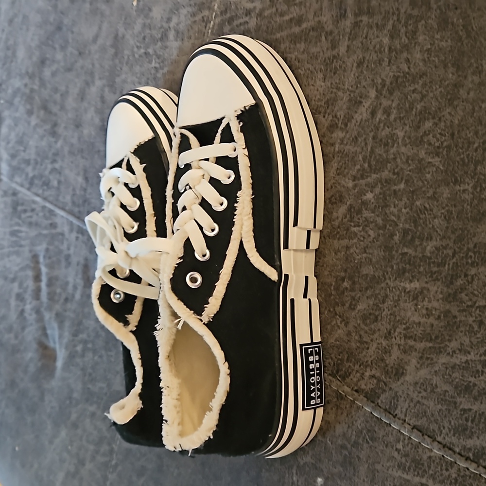 Womens Shoes